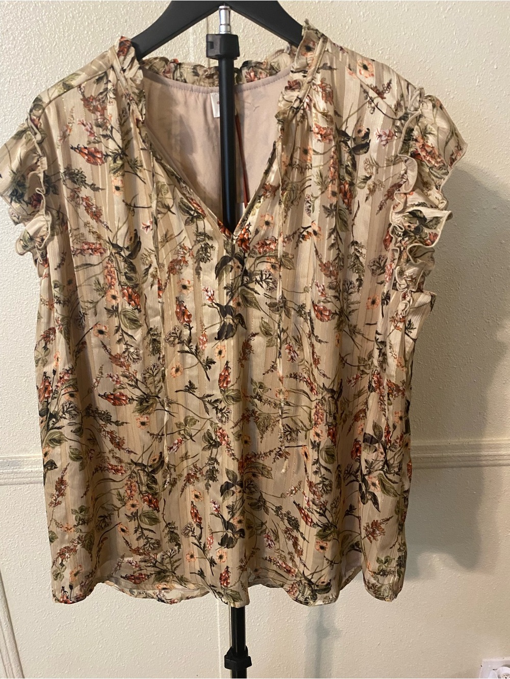 Floral Ruffle-Sleeve Women's Top in Cream